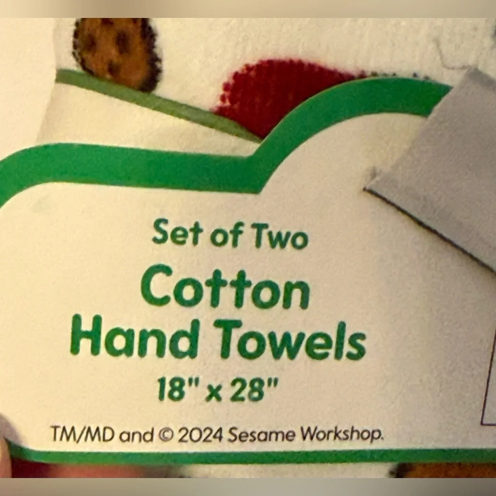 Sesame Street 4 Pc Santa Cookie Monster Towel Set (2Bath, 2Hand) NWT